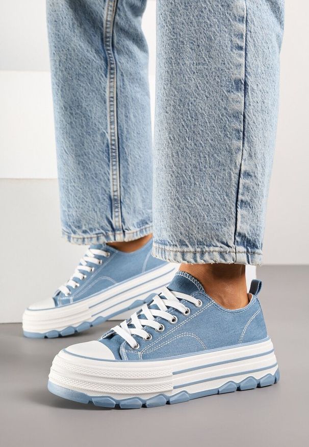 Born2be - Niebieskie Trampki na Grubej Podeszwie pod Kostkę Adsoria. Okazja: na co dzień. Zapięcie: sznurówki. Kolor: niebieski. Materiał: jeans. Styl: klasyczny, casual