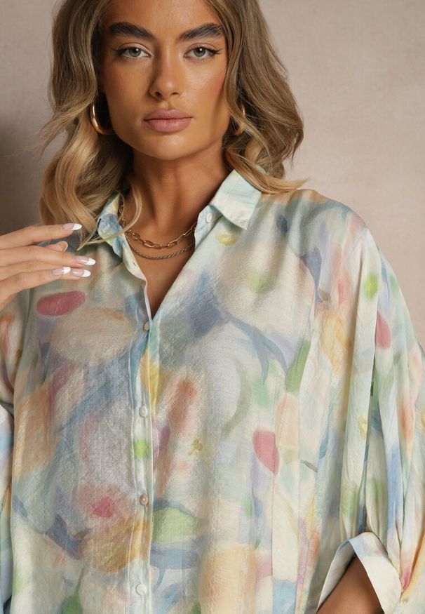 Renee - Niebieska Koszula z Bawełną w Kwiatowy Wzór Linetiela. Okazja: na co dzień. Typ kołnierza: kołnierzyk klasyczny. Kolor: niebieski. Długość: długie. Wzór: kwiaty. Materiał: bawełna. Długość rękawa: długi rękaw. Sezon: lato. Styl: klasyczny, elegancki, casual