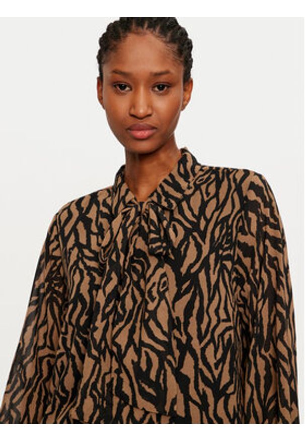only - ONLY Bluzka Star 15333988 Szary Regular Fit. Kolor: szary. Materiał: syntetyk