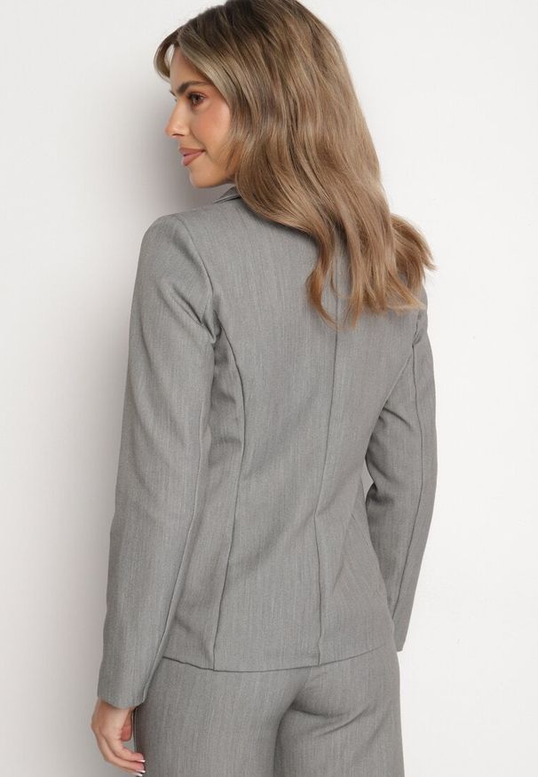 Born2be - Szara Jednorzędowa Marynarka z Wiskozą i Usztywnionymi Ramionami Lobista. Okazja: na spotkanie biznesowe. Kolor: szary. Materiał: wiskoza. Styl: klasyczny, biznesowy