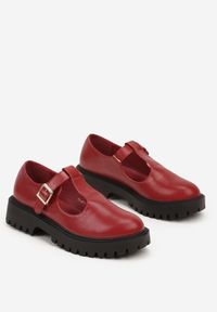 Renee - Bordowe Półbuty na Platformie Wykończone Sprzączką Berilora. Okazja: na co dzień. Zapięcie: sprzączka. Kolor: czerwony. Materiał: jeans. Obcas: na platformie. Styl: casual, elegancki #4