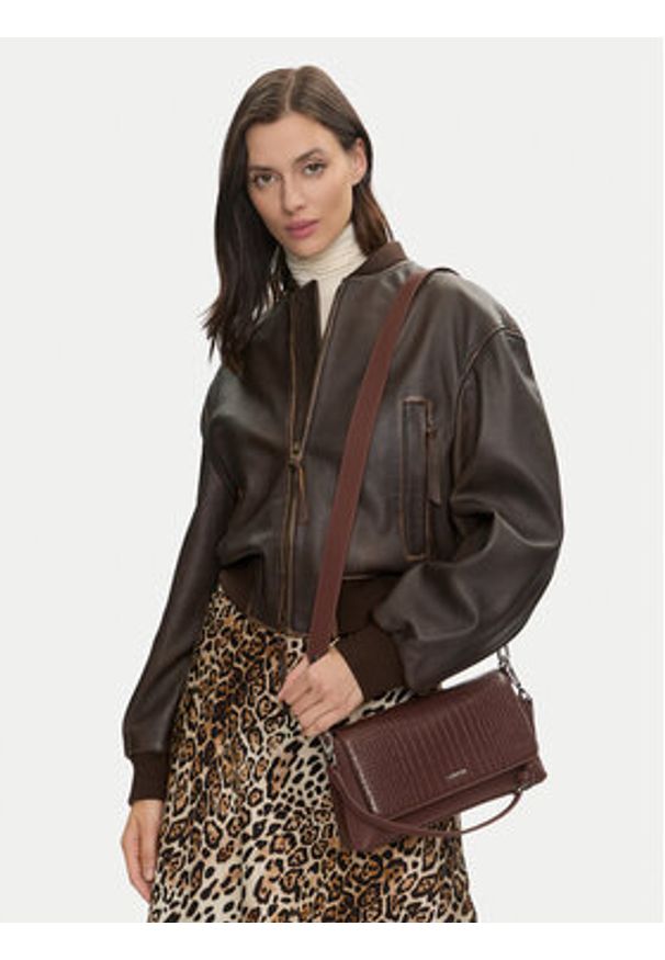 Calvin Klein Torebka Ck Must Shoulder Bag_Croco K60K612111 Brązowy. Kolor: brązowy. Materiał: skórzane