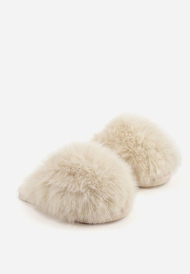 Renee - Beżowe Miękkie Kapcie Ozdobione Długim Włosiem Cendria. Kolor: beżowy. Materiał: dresówka. Wzór: aplikacja. Styl: elegancki