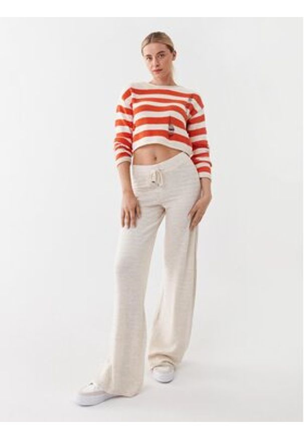 only - ONLY Sweter 15300376 Beżowy Regular Fit. Kolor: beżowy. Materiał: syntetyk