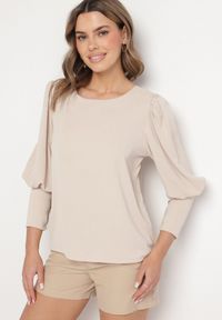 Born2be - Beżowa Bluzka o Kroju Nietoperza z Guzikami Jenadwen. Okazja: na co dzień. Kolor: beżowy. Styl: casual #4