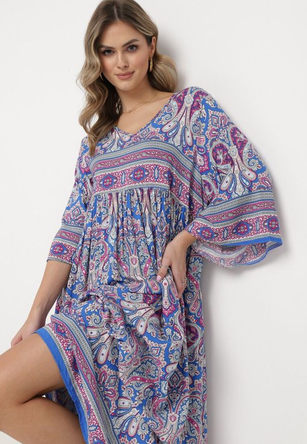 Born2be - Niebiesko-Fioletowa Długa Sukienka Rozkloszowana z Rękawami 3/4 we Wzór Paisley Amarethia. Kolor: niebieski. Wzór: paisley. Styl: boho. Długość: maxi