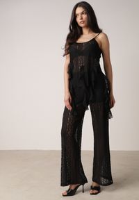 Born2be - Czarny Rustykalny Komplet z Koronką i Falbankami Top i Szerokie Spodnie Pretissa. Kolor: czarny. Materiał: koronka. Wzór: koronka #1