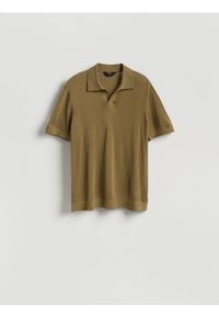 Reserved - Sweter polo z domieszką lnu - oliwkowy. Typ kołnierza: polo. Kolor: oliwkowy. Materiał: len #1