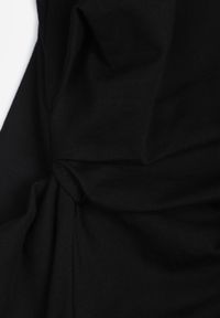 Renee - Czarna Marszczona Sukienka z Bawełny o T-shirtowym Kroju z Poduszkami Pelasea. Okazja: na co dzień. Kolor: czarny. Materiał: bawełna. Typ sukienki: proste, oversize. Styl: casual #3