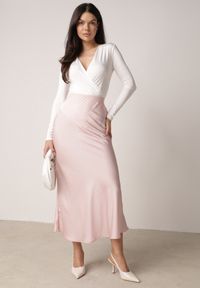Born2be - Różowa Satynowa Spódnica z Lekko Rozkloszowanym Dołem Zinnemira. Kolor: różowy. Materiał: satyna. Styl: elegancki, klasyczny #5