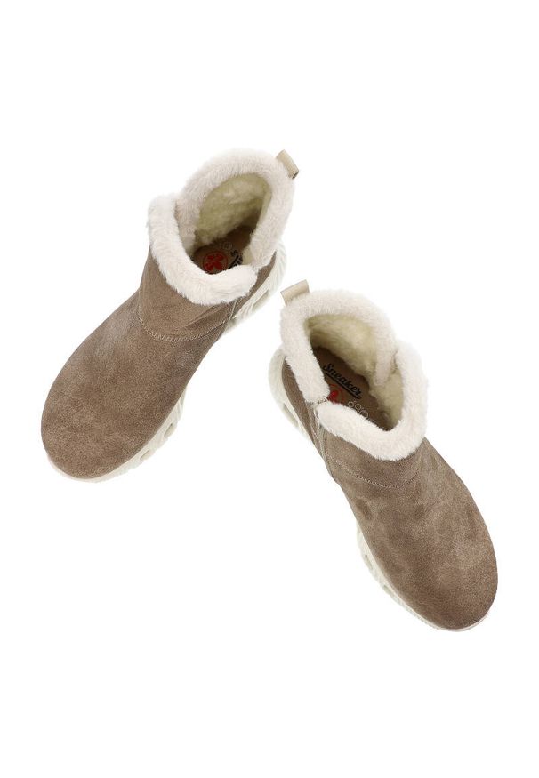 Beżowe Botki Rieker Ocieplane Buty Damskie. Kolor: beżowy. Materiał: futro, skóra. Wzór: aplikacja. Sezon: zima. Styl: elegancki