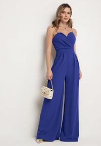 Born2be - Niebieski Kombinezon z Trójkątnym Dekoltem na Cienkich Ramiączkach Iliantia. Kolor: niebieski. Materiał: tkanina. Długość rękawa: na ramiączkach. Sezon: lato #2