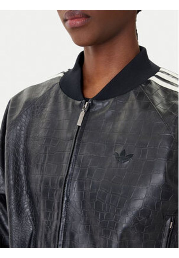 Adidas - adidas Kurtka z imitacji skóry Pleather KE5035 Czarny Oversize. Kolor: czarny. Materiał: skóra