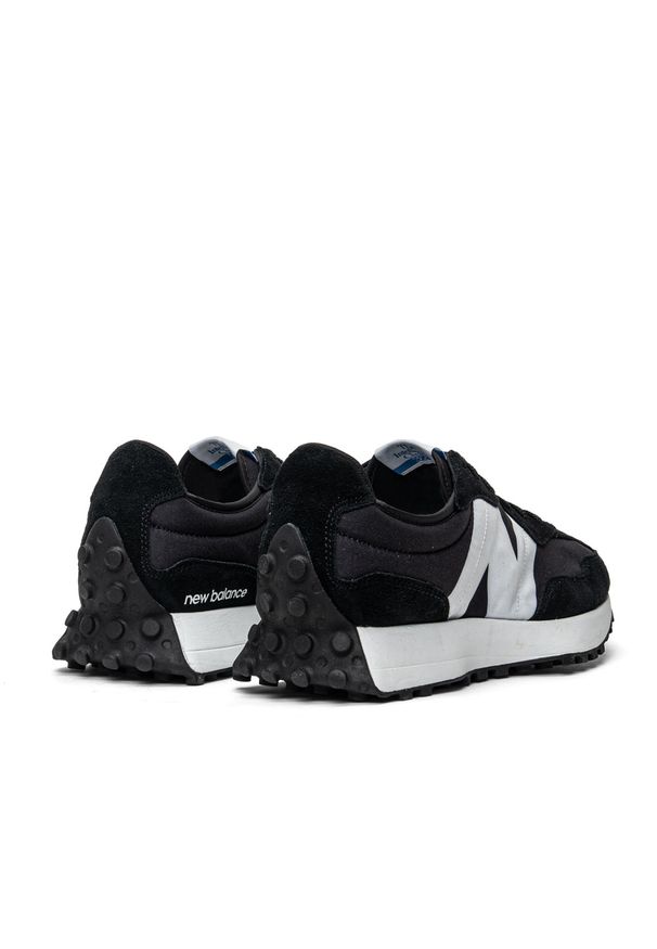 Sneakersy męskie New Balance 327 (MS327CPG). Okazja: na co dzień, na spacer, do pracy. Kolor: czarny. Sport: turystyka piesza