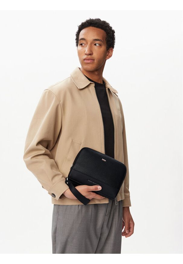 TOMMY HILFIGER - Tommy Hilfiger Saszetka Th Central Pouch AM0AM14484 Czarny. Kolor: czarny. Materiał: skóra