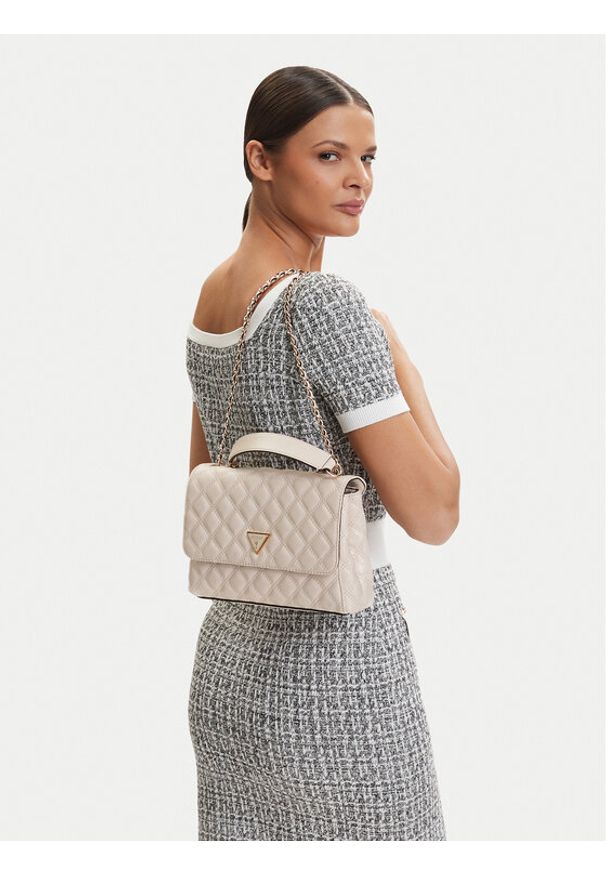 Guess Torebka Giully II HWQG96 73200 Kremowy. Kolor: kremowy. Materiał: skórzane