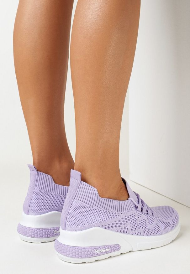 Born2be - Fioletowe Buty Sportowe Amathousa. Okazja: na co dzień. Zapięcie: bez zapięcia. Kolor: fioletowy. Materiał: jeans, materiał. Szerokość cholewki: normalna. Wzór: aplikacja