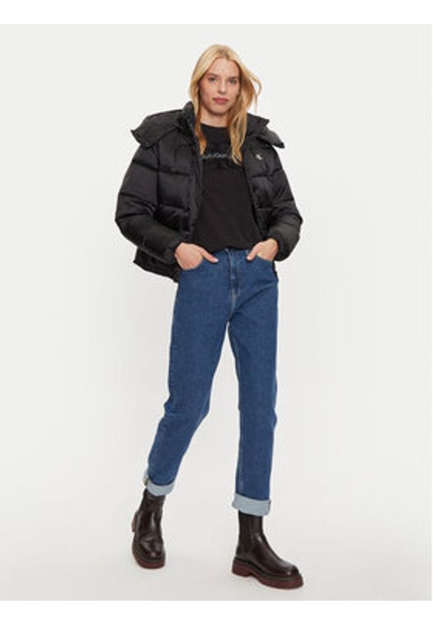 Calvin Klein Jeans Kurtka zimowa Shiny Monologo J20J224616 Czarny Regular Fit. Kolor: czarny. Materiał: syntetyk. Sezon: zima