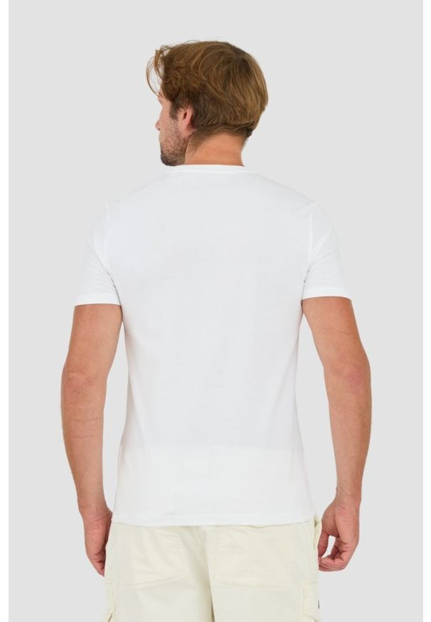 Guess - GUESS Biały t-shirt z haftowanym logo. Kolor: biały. Wzór: haft