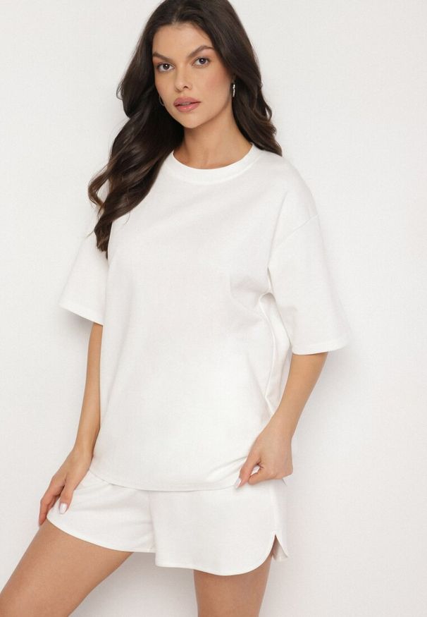 Born2be - Biały Bawełniany Klasyczny T-shirt Merovira. Okazja: na randkę, na co dzień. Kolor: biały. Materiał: bawełna. Styl: klasyczny