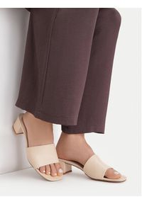 Gino Rossi - GINO ROSSI Klapki C-V2399L-1-1 Beżowy. Kolor: beżowy. Materiał: skóra #4