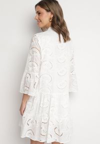 Born2be - Biała Rozkloszowana Sukienka Boho z Haftowanej Tkaniny z Bawełny Loraviel. Okazja: na spacer, na imprezę, na co dzień. Typ kołnierza: dekolt w kształcie V. Kolor: biały. Materiał: tkanina, bawełna. Wzór: haft. Styl: boho #6