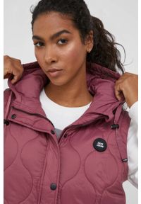 Pepe Jeans bezrękawnik damski kolor różowy przejściowy. Okazja: na co dzień. Kolor: różowy. Długość rękawa: bez rękawów. Styl: casual #1