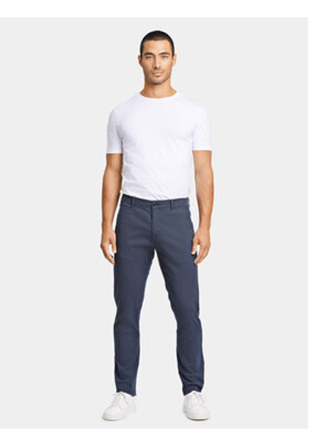 Lindbergh Chinosy 30-005044 Granatowy Slim Fit. Kolor: niebieski. Materiał: bawełna