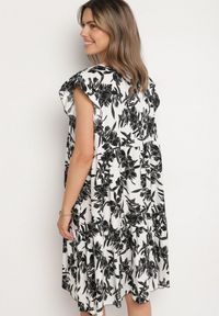 Born2be - Biała Bawełniana Sukienka o Rozkloszowanym Kroju w Kwiaty Libella. Okazja: na co dzień, do pracy. Kolor: biały. Materiał: bawełna. Wzór: kwiaty. Typ sukienki: rozkloszowane, proste. Styl: casual, elegancki #7