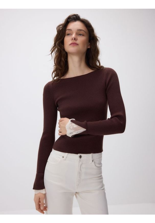 Reserved - Bluzka z ozdobną wstawką - ciemnobrązowy. Kolor: brązowy. Materiał: dzianina, wiskoza