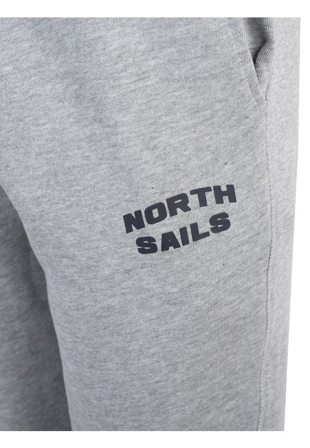 North Sails Spodnie | 90 3202 000 | Sweatpant W/Graphic | Mężczyzna | Szary. Okazja: na co dzień. Kolor: szary. Materiał: bawełna. Wzór: aplikacja, nadruk. Styl: casual