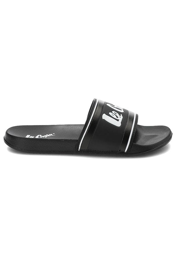 Czarne Klapki Lee Cooper Męskie Profilowane Buty Na Lato. Kolor: czarny. Sezon: lato. Styl: wakacyjny, klasyczny, elegancki