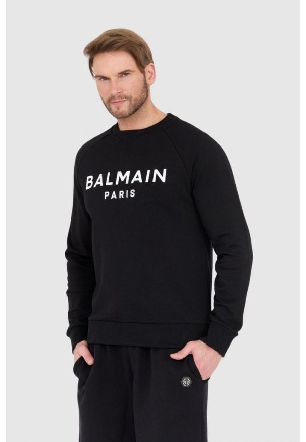 Balmain - BALMAIN Czarna bluza męska z dużym białym logo. Kolor: czarny