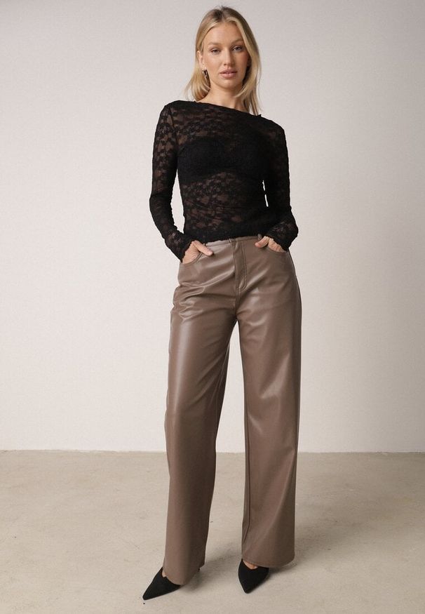 Born2be - Czarna Bluzka Koronkowa z Transparentnego Materiału Hermatea. Okazja: na co dzień. Kolor: czarny. Materiał: materiał, koronka. Styl: casual, elegancki, klasyczny