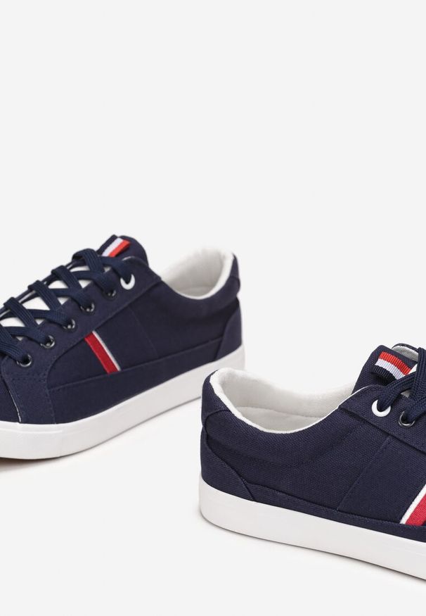 Born2be - Granatowe Trampki Galehe. Wysokość cholewki: przed kostkę. Zapięcie: sznurówki. Kolor: niebieski. Materiał: jeans, materiał. Szerokość cholewki: normalna. Wzór: aplikacja, kolorowy. Obcas: na płaskiej podeszwie