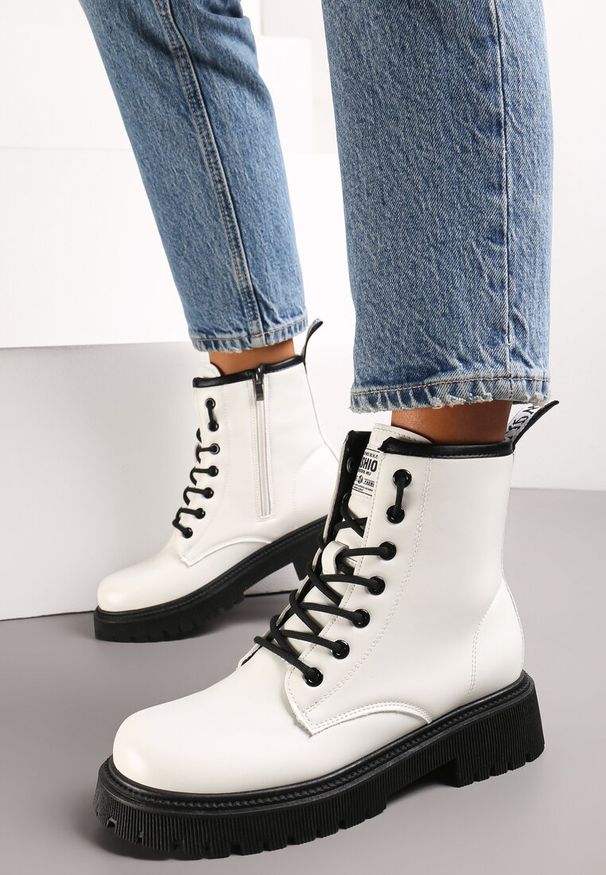 Born2be - Białe Botki w Stylu Workerów Elnatea. Okazja: na co dzień. Kolor: biały. Materiał: jeans. Styl: casual