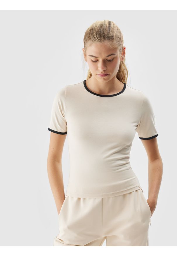 4f - T-shirt slim gładki damski - kremowy. Kolor: beżowy. Materiał: bawełna, dzianina, elastan. Wzór: gładki
