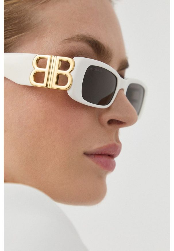 Balenciaga okulary przeciwsłoneczne damskie kolor biały. Kształt: prostokątne. Kolor: biały