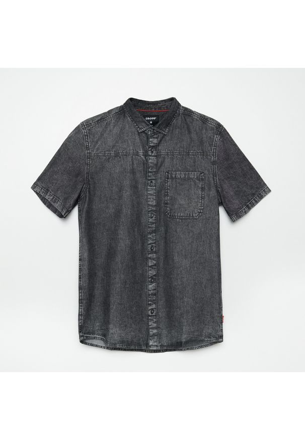 Cropp - Jeansowa koszula z krótkim rękawem - Czarny. Kolor: czarny. Materiał: jeans. Długość rękawa: krótki rękaw. Długość: krótkie