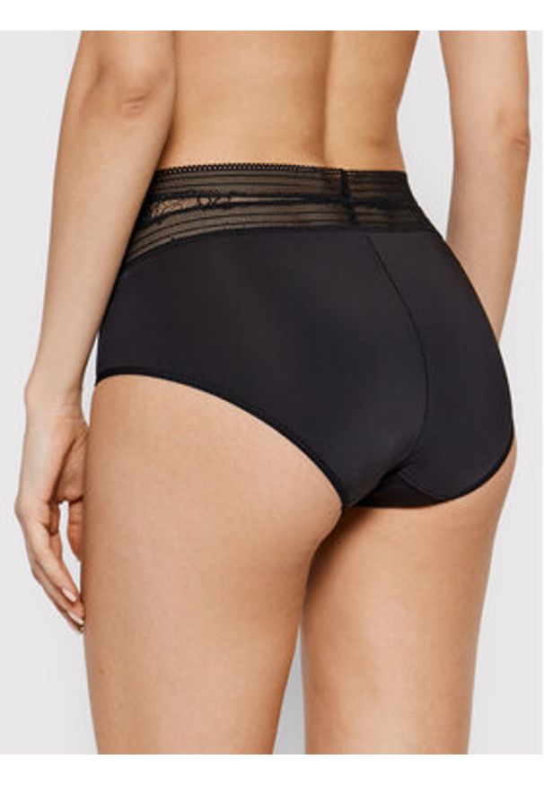 Chantelle Figi klasyczne z wysokim stanem True Lace C11M80 Czarny. Stan: podwyższony. Kolor: czarny. Materiał: syntetyk