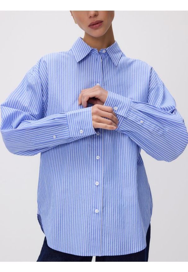 Reserved - Bawełniana koszula w paski - jasnoniebieski. Kolor: niebieski. Materiał: bawełna. Wzór: paski