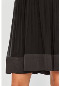 TwinSet - Twinset - Sukienka. Okazja: na co dzień. Kolor: czarny. Materiał: wełna, bawełna, materiał, dzianina, wiskoza, kaszmir, poliamid, tkanina, poliester. Długość rękawa: długi rękaw. Wzór: gładki. Typ sukienki: rozkloszowane, plisowane, proste. Styl: casual, klasyczny. Długość: mini #3