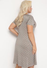 Born2be - Zielono-Beżowa Rozkloszowana Sukienka Mini z Elastycznej Wiskozy Annamarie. Kolor: zielony. Materiał: wiskoza. Długość: mini #6