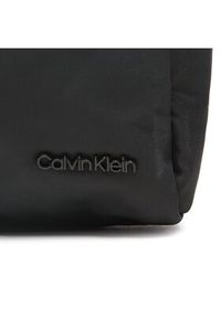 Calvin Klein Kosmetyczka Nylon Washbag K60K610782 Czarny. Kolor: czarny. Materiał: materiał