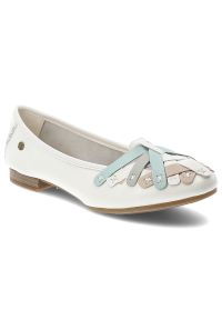 Baleriny damskie Maciejka, cholewka skóra naturalna ozdobne aplikacje wsuwany fason zaokrąglony nosek, białe, P7542-11/00-0. Okazja: na co dzień. Kolor: biały. Materiał: skóra. Szerokość cholewki: normalna. Wzór: aplikacja. Sezon: wiosna, lato. Styl: casual, klasyczny #1