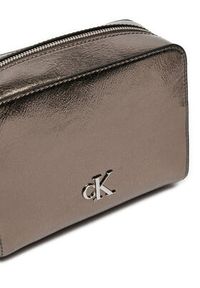 Calvin Klein Jeans Torebka Minimal Monogram Camera Bag Tum K60K612728 Szary. Kolor: szary. Materiał: skórzane