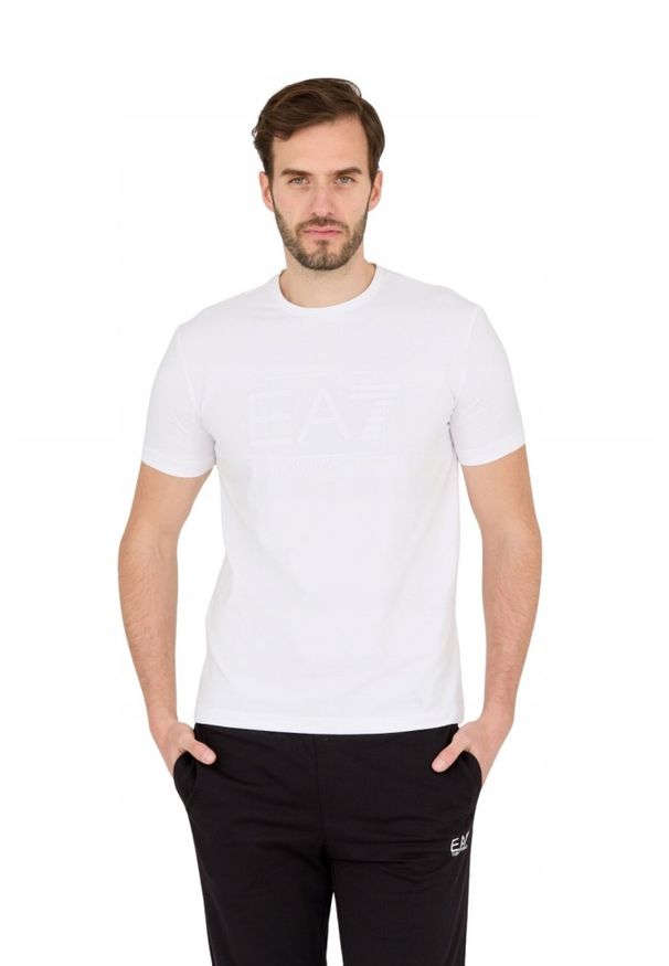 EA7 Emporio Armani - EA7 Biały męski t-shirt z dużym białym logo. Kolor: biały