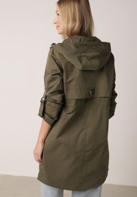 Born2be - Zielona Przejściowa Kurtka Parka z Kapturem i Podwijanymi Rękawami Tinarose. Okazja: na spacer, na co dzień. Typ kołnierza: kaptur. Kolor: zielony. Materiał: jeans, dresówka. Styl: casual #9