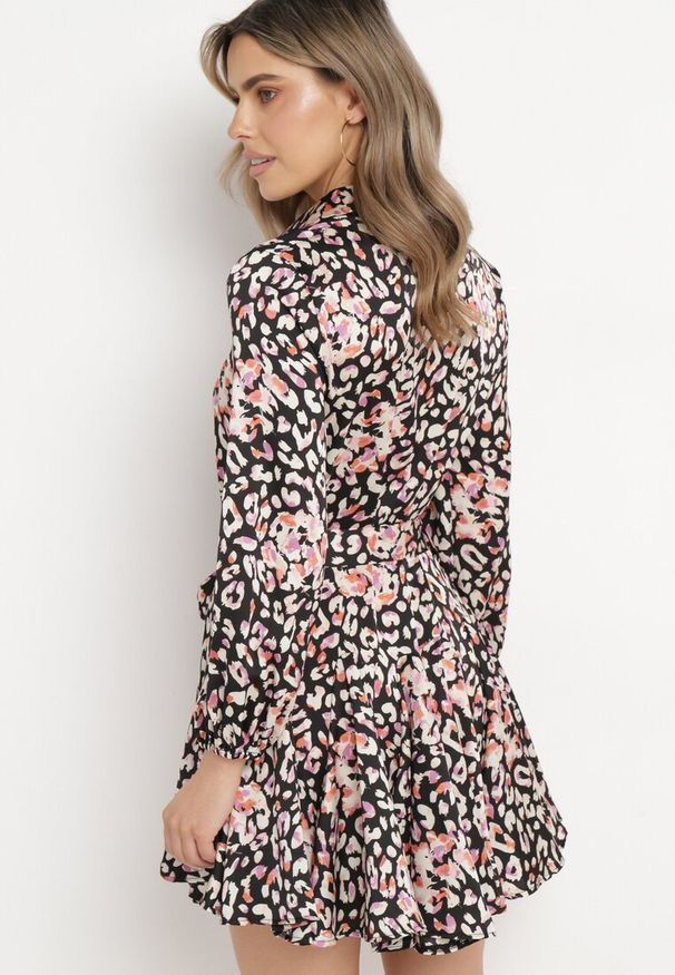 Born2be - Czarna Koszulowa Sukienka Mini z Wiązanym Paskiem Sonnad. Kolor: czarny. Materiał: materiał. Typ sukienki: koszulowe. Długość: mini