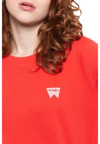 Wrangler - BLUZA WRANGLER CREW SWEAT BITTERSWEET RED W6Z1HAXBO. Styl: klasyczny #3